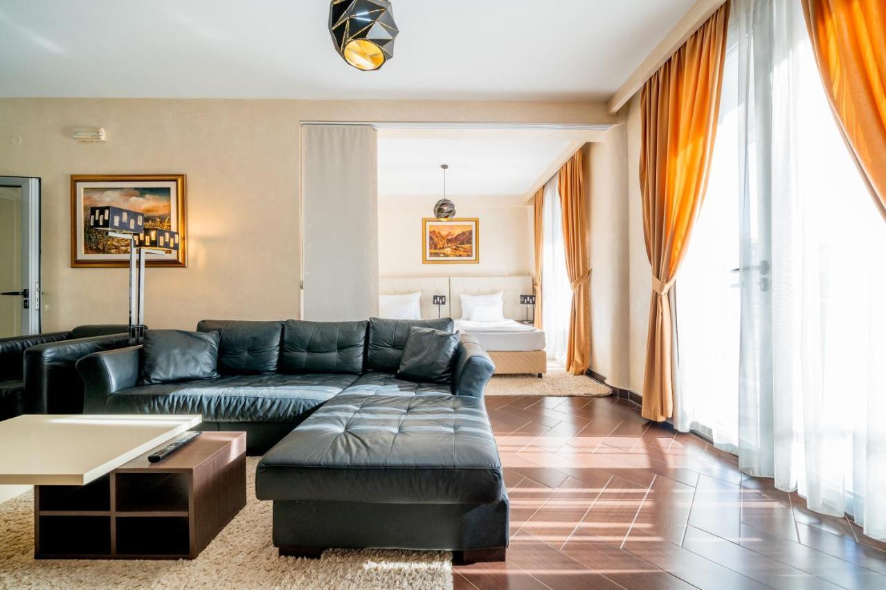 Hotel Alexandar Lux Podgorica Exterior photo